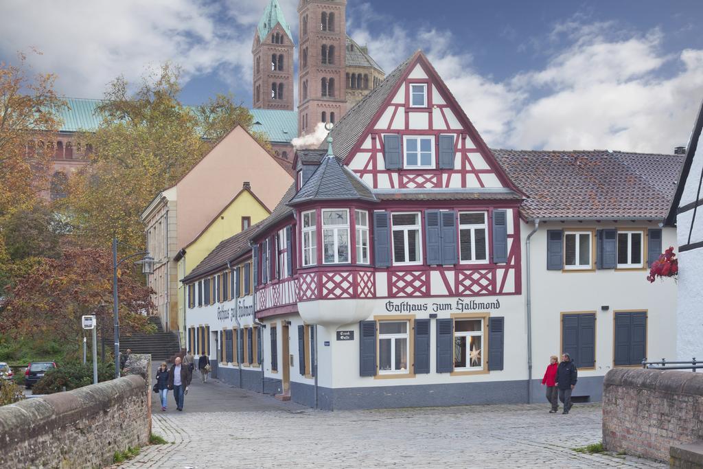 מלון שפייר Gasthaus Zum Halbmond מראה חיצוני תמונה