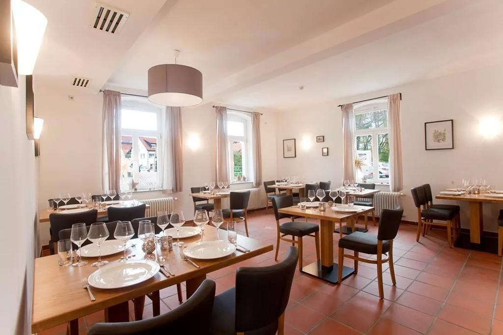 מלון שפייר Gasthaus Zum Halbmond מראה חיצוני תמונה